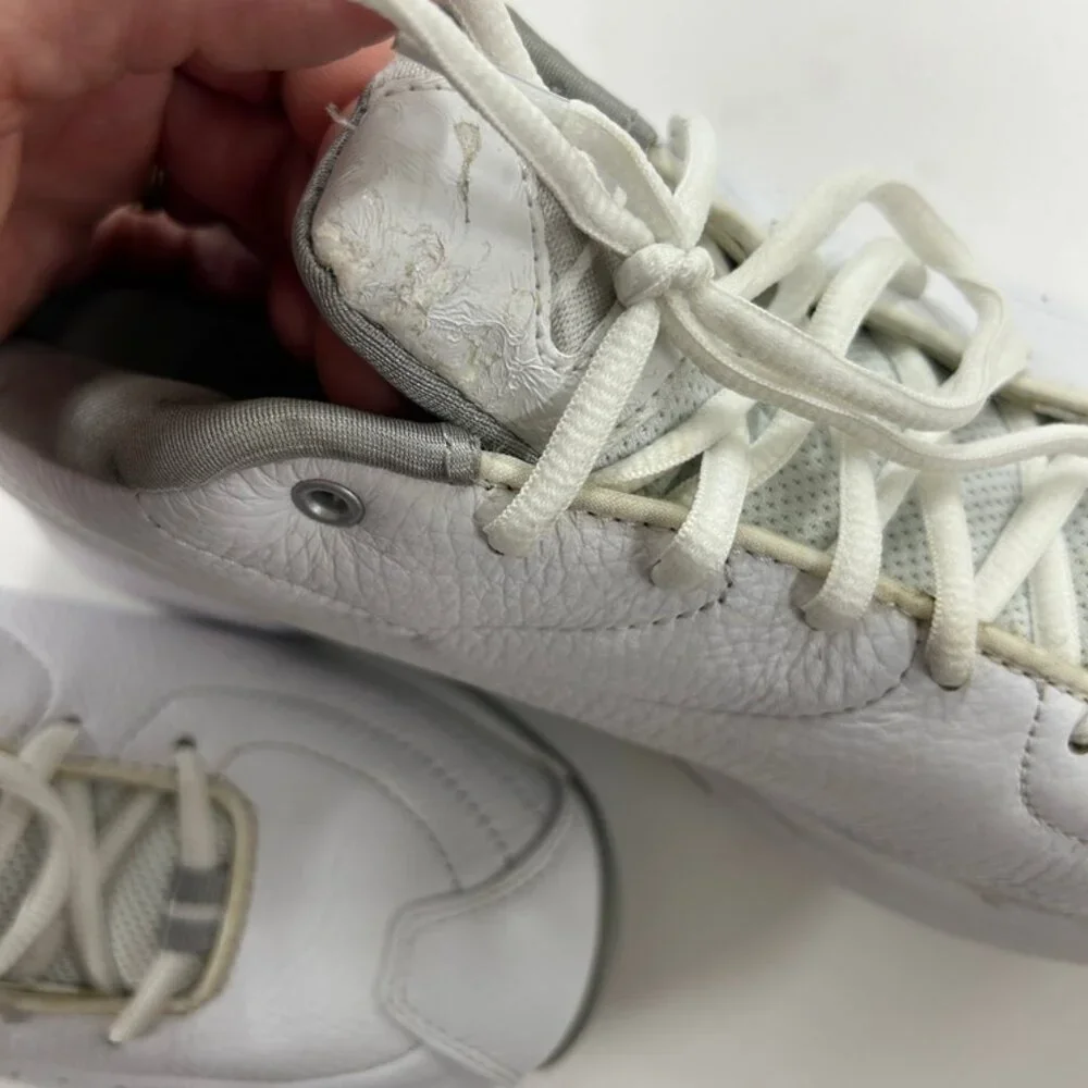 New Balance 610 White Gray Leather Sneakers Mens 10 Dad Shoes Y2K Chunky Athleis